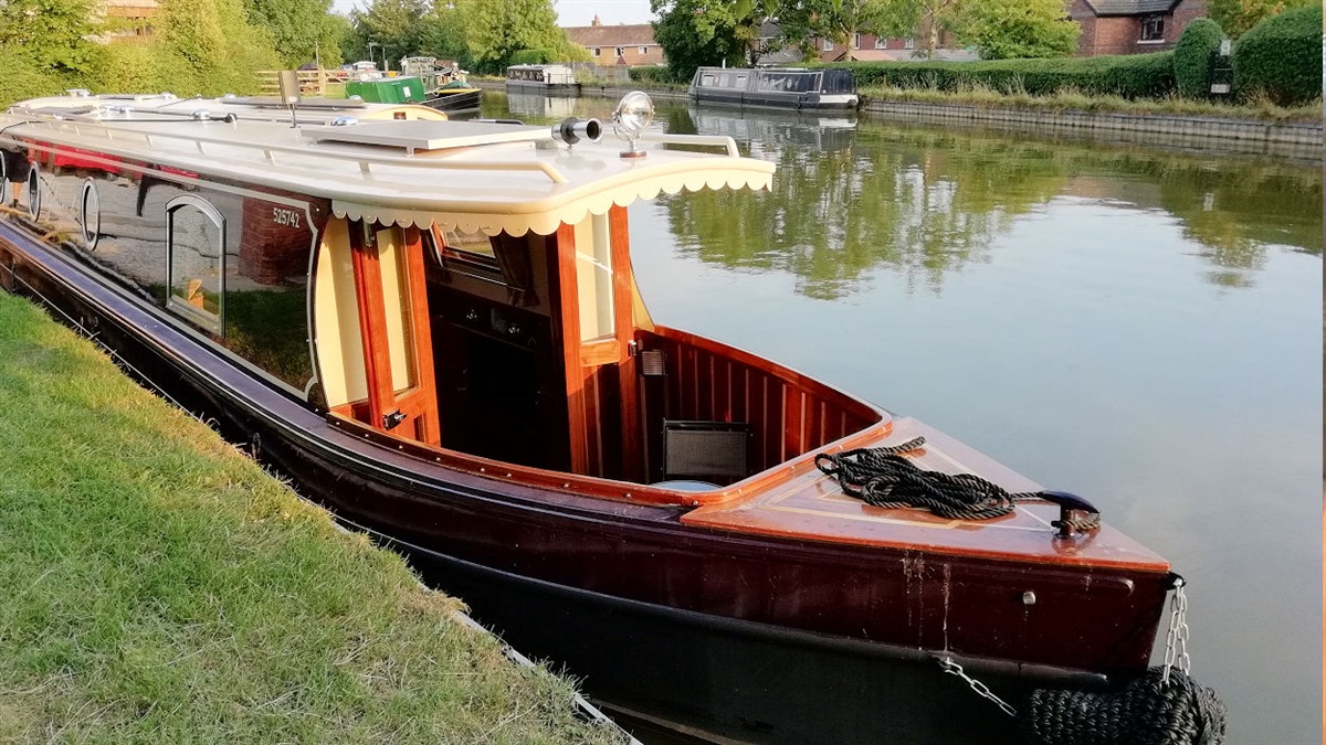 Wide Beam Canal Boat Holidays The Best Picture Of Beam