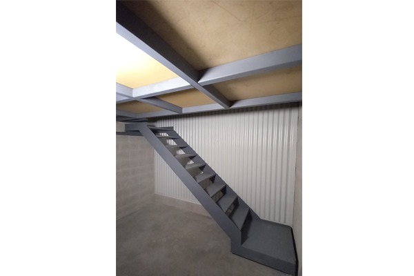 Entreplanta para trastero en Leioa (Bizkaia)