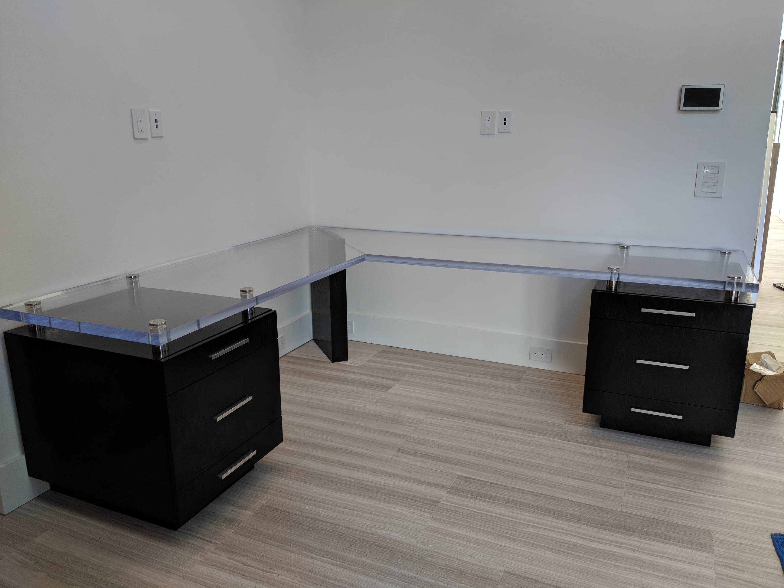 Custom Acrylic Desk Top