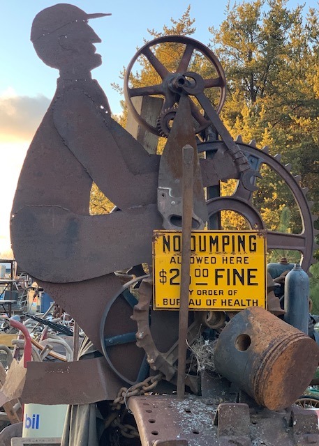 Picked up this old reel from a flea market, anybody know anything about it?  I think it might clean up well enough to try it out : r/Fishing_Gear