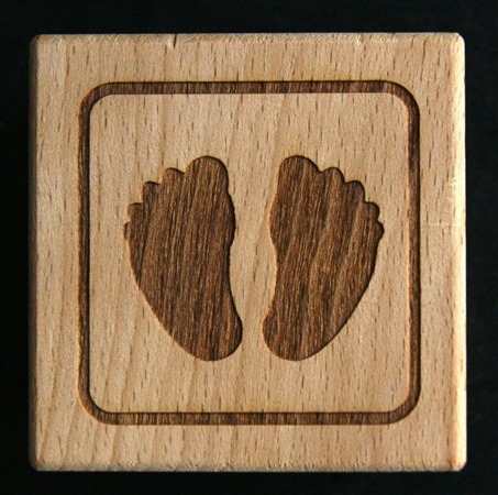 Engraved wooden cubes 05