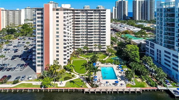 Coral Ridge Towers Original