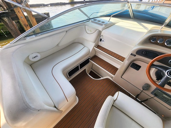 28'01999searay006