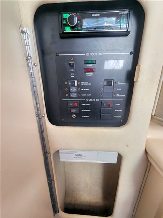 28'01999searay015