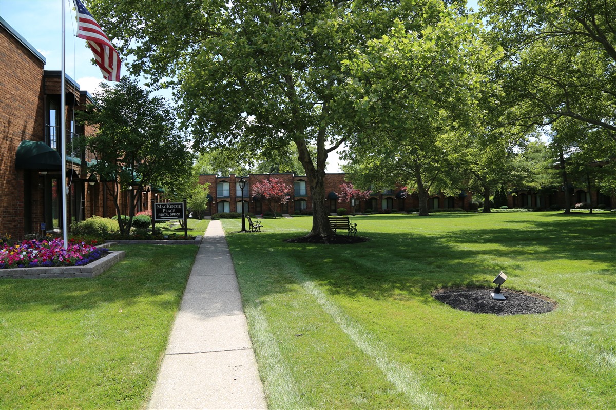 Mackenzie Place Apartments Ohio State OSU Upper Arlington