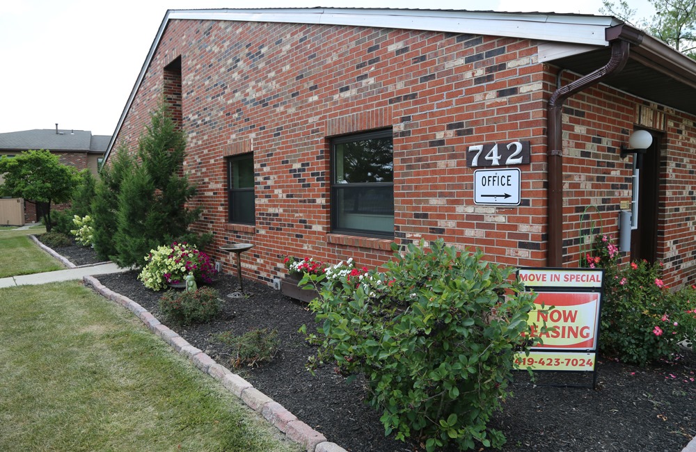 Findlay Village Square Apartments in Findlay Ohio