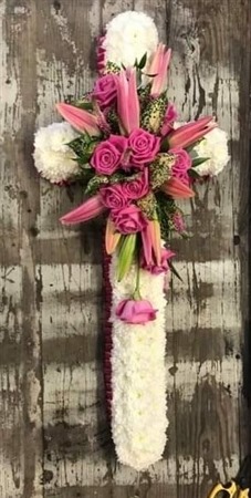 Cross: Massed 3ft with Pink lily Spray