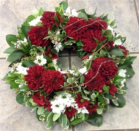 Wreath. Open style with Red Dahlias