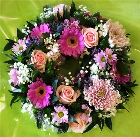 Wreath. Open Style, pinks and peach