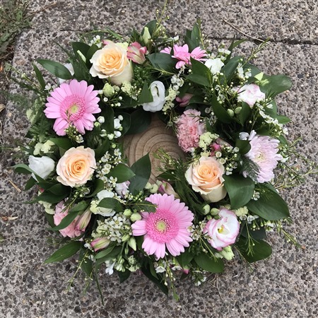 Wreath. Open style, Pink Germini, peach roses 