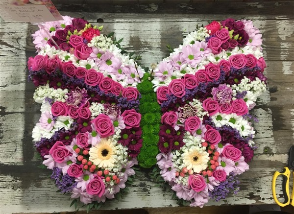 Custom Tribute. Butterfly, Aqua pink roses, mixed pinks 2 ft