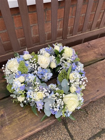 Heart. Open Blue and white with hydrangea