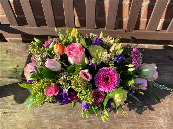 Teardrop. Small Teardrop in spring colours