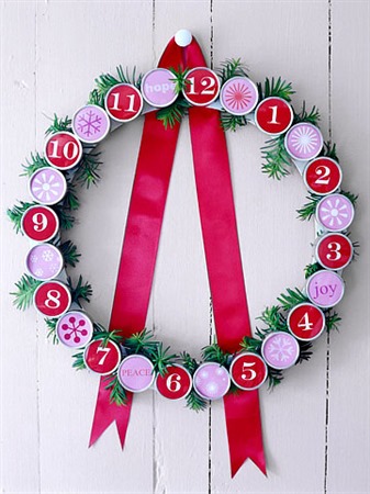 Small Tins Wreath 