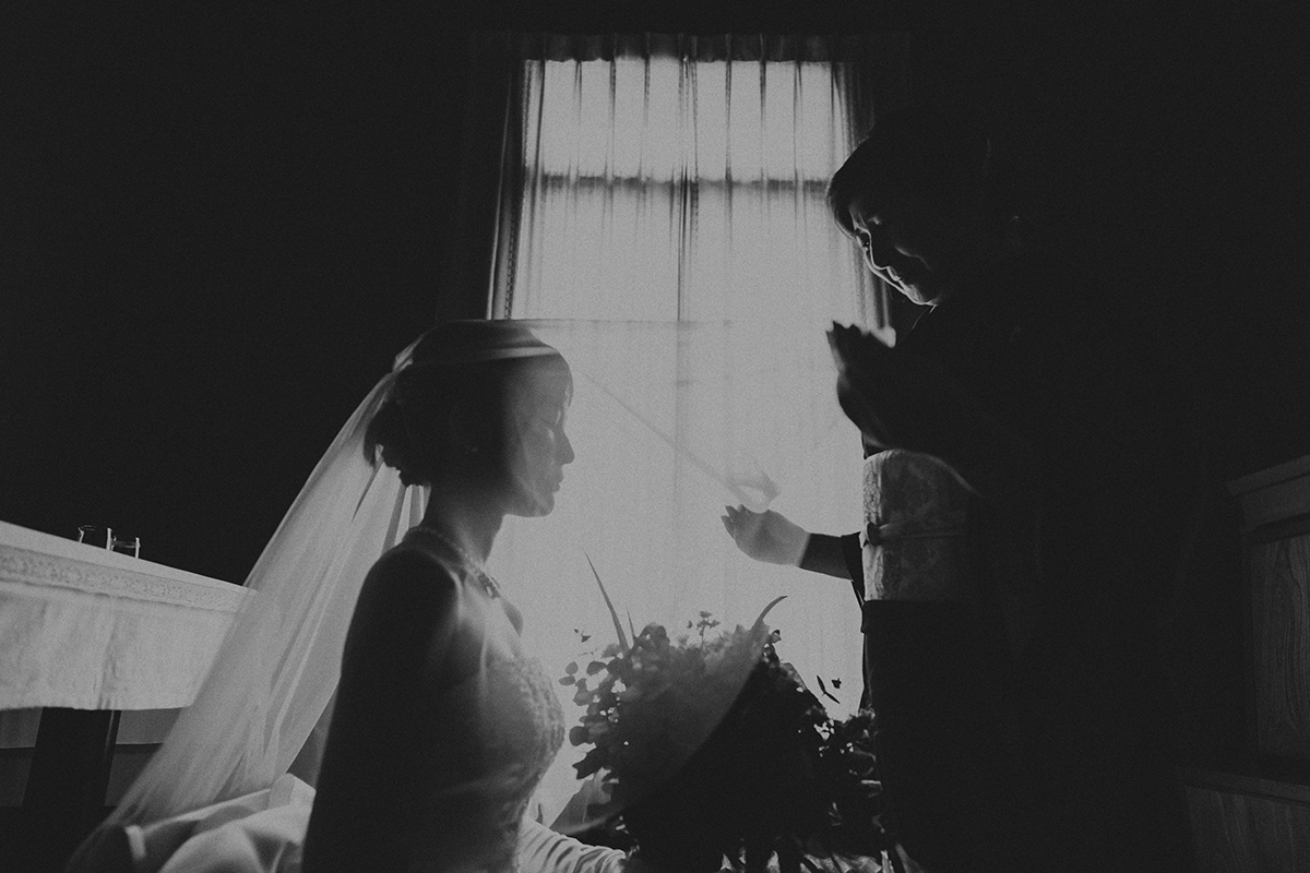 モノクロフィルム調のウェディングフォト 白黒の結婚式