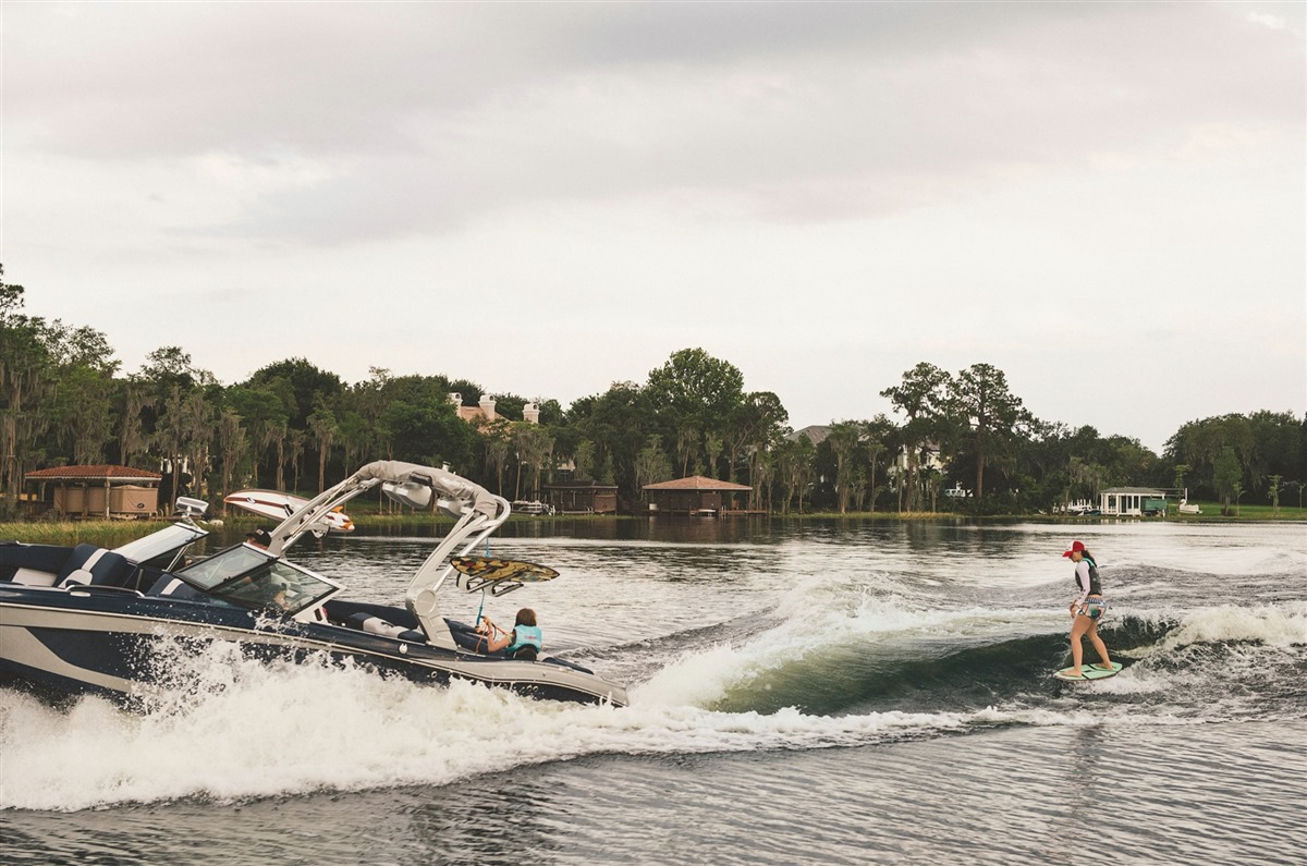 mastercraft x22 surf wave